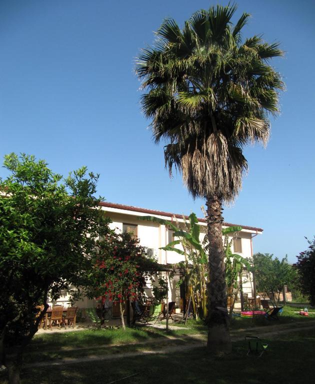 Agriturismo Torre Del Golfo Кропани Экстерьер фото