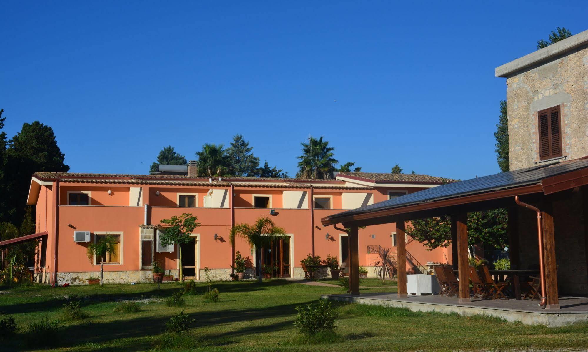Agriturismo Torre Del Golfo Кропани Экстерьер фото